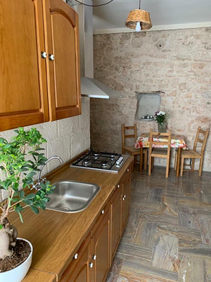 Fiori Catene Tra Le Torri Конверсано Экстерьер фото